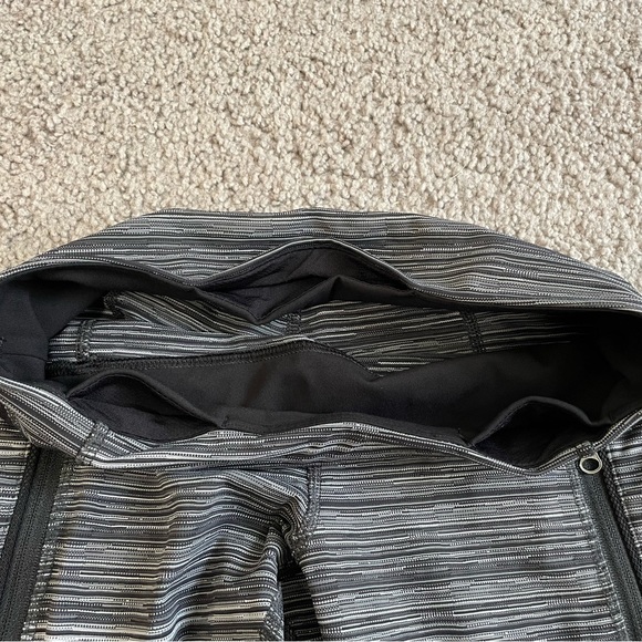 Lululemon Inspire Tight II Mesh Cyber Stripe Deep Coal RARE - Picture 15 of 15